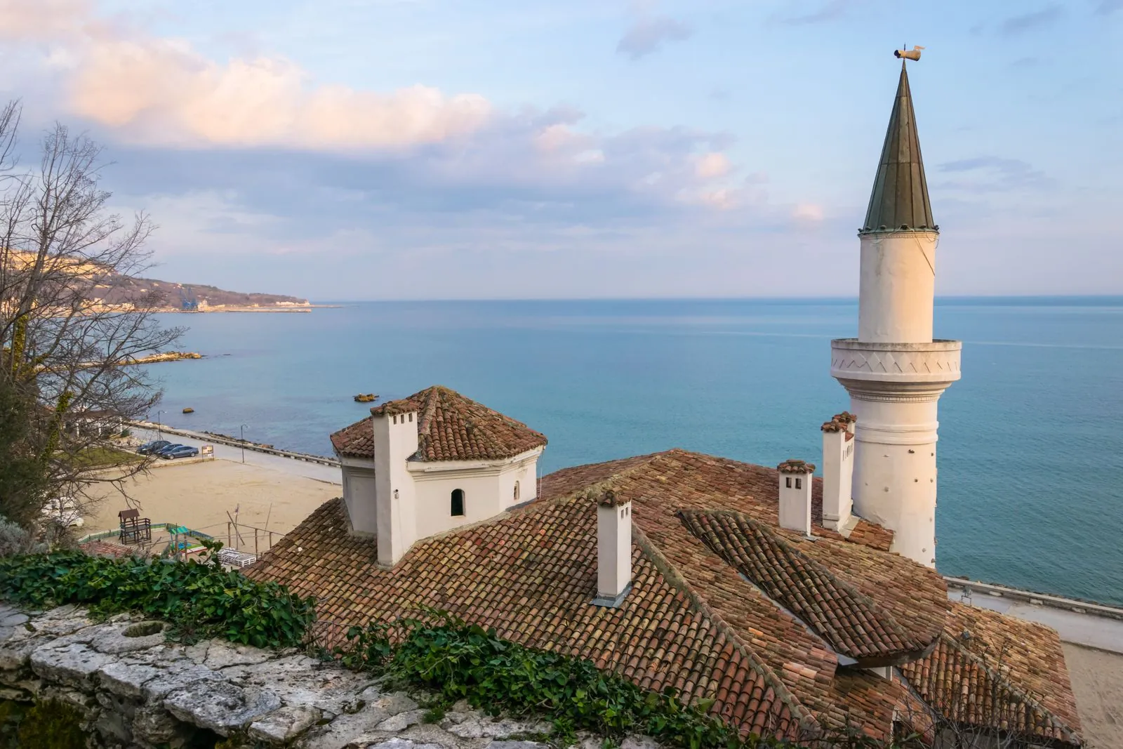 Balchik Palace overlooking the Black Sea, Bulgaria. Photo by Presentsquare.
